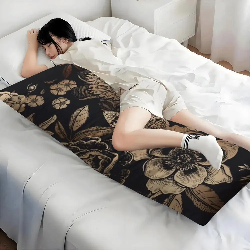 A Vintage-style Full-body Support Pillow, Designed to Be Breathable and Comfortable, Suitable for Side, Back, and Stomach Sleepe