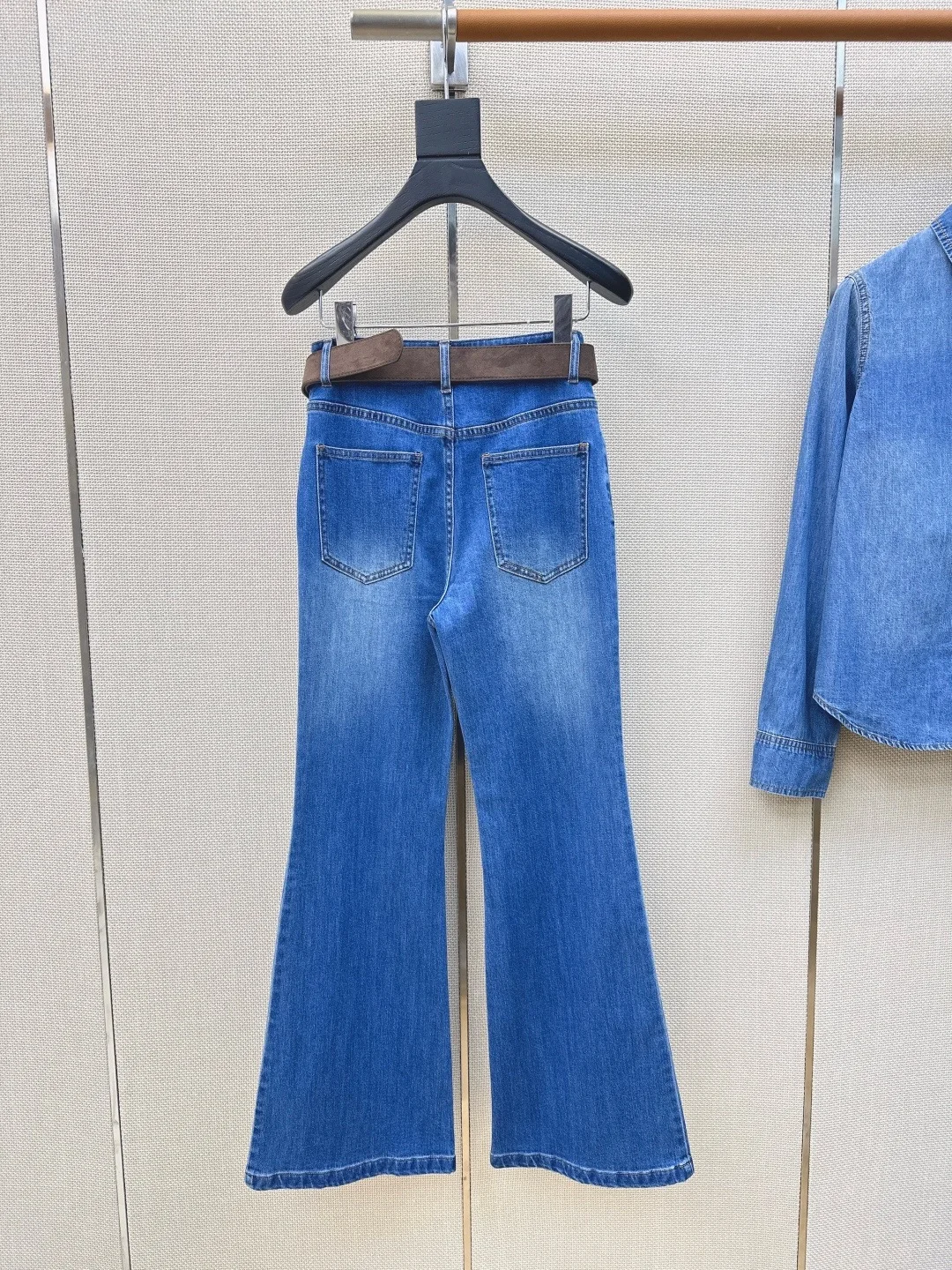 Vintage Medium Wash High Rise Flare Jeans for Women, Matching Leather Belt Slim Bootcut Casual Denim Trousers