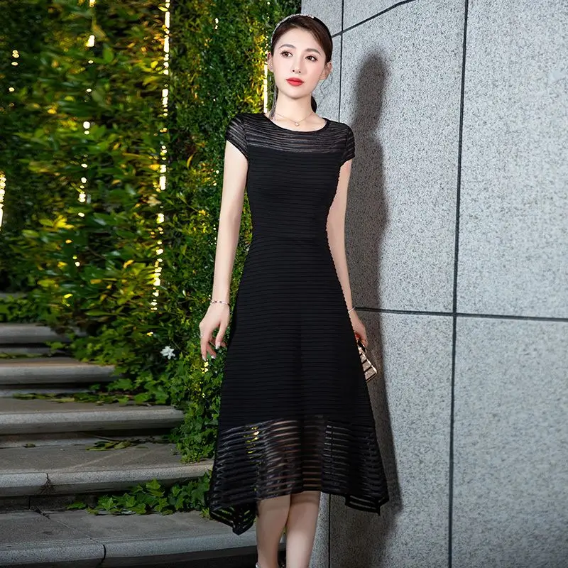 

Black evening dress female temperament niche luxury and high-end feeling 2023 summer solid o neck short sleeve dress female tops