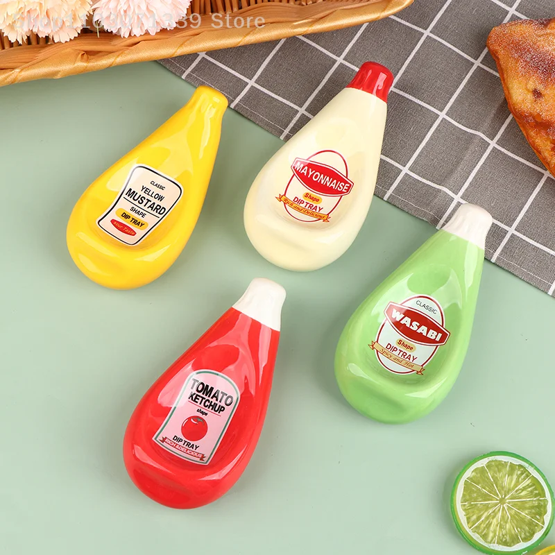 1Pc Creativity Seasoning Dish Soy Sauce Plate Ceramic Disc Tomato Shaped Sauce Plate Salad Dressing Plate Table Decoration