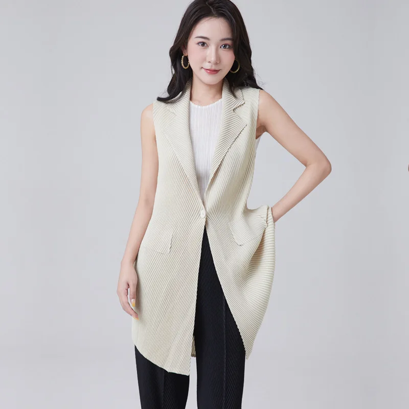 Miyake Versatile Solid Color Pleated Vest Suit Collar Sleeveless Single Button Coat Summer 2025 Women's Stylish Casual Top