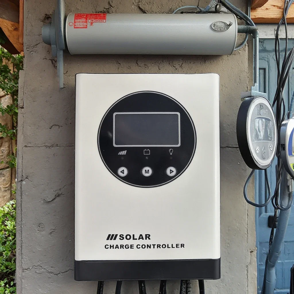 12Hot Smart MPPT Solar Charge Controller 30A-120A LCD Display 12V/24V/48V PV 200V MAX RS485 Port Real MPPT  Not PWM Controller