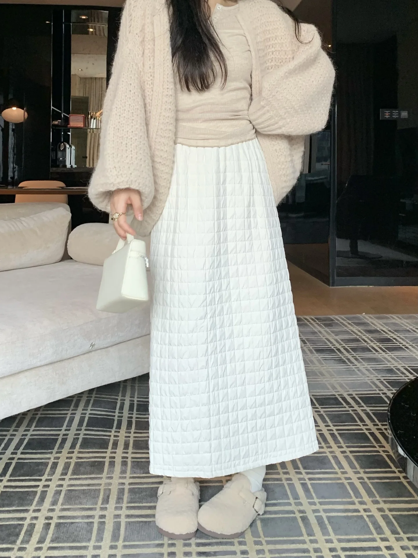 Korean style plaid design half length skirt for women in autumn 2025 new high waist slimming loose straight tube long skirt