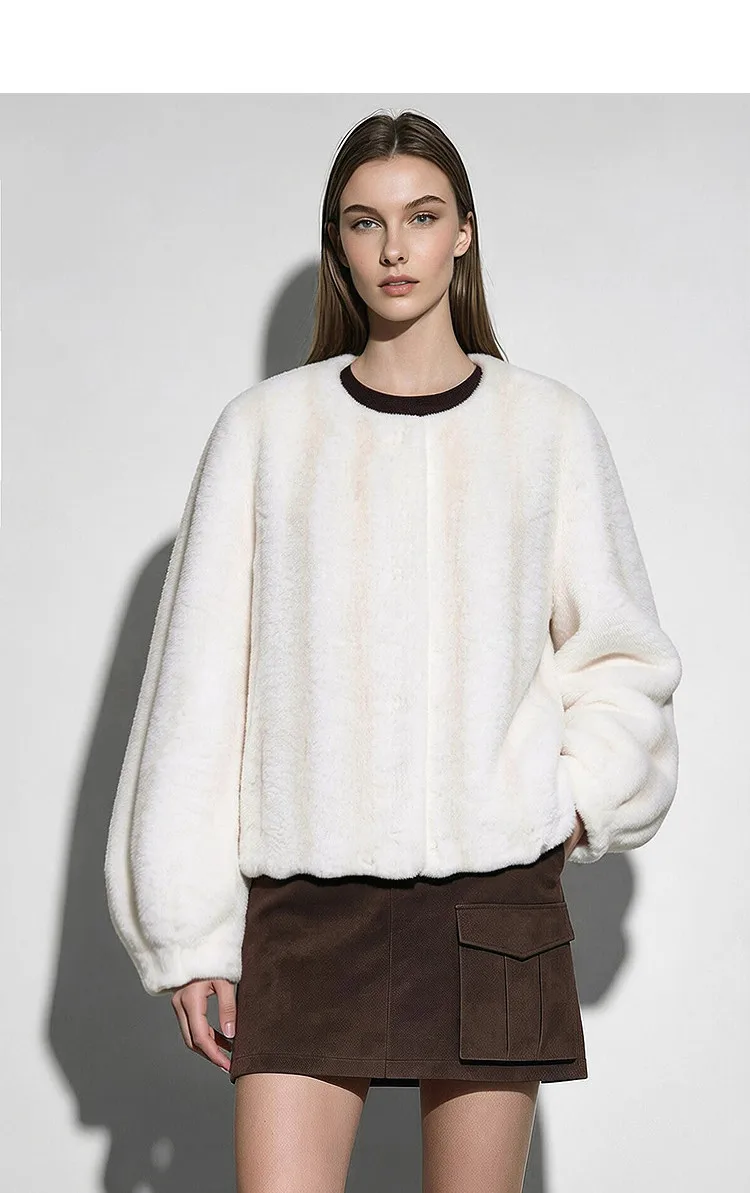 Amii Crew Neck Faux Fur Coat Lantern Sleeve Loose Fit Warm Light Luxury Minimalist 2026 Winter Women's Fur Coat 12624109