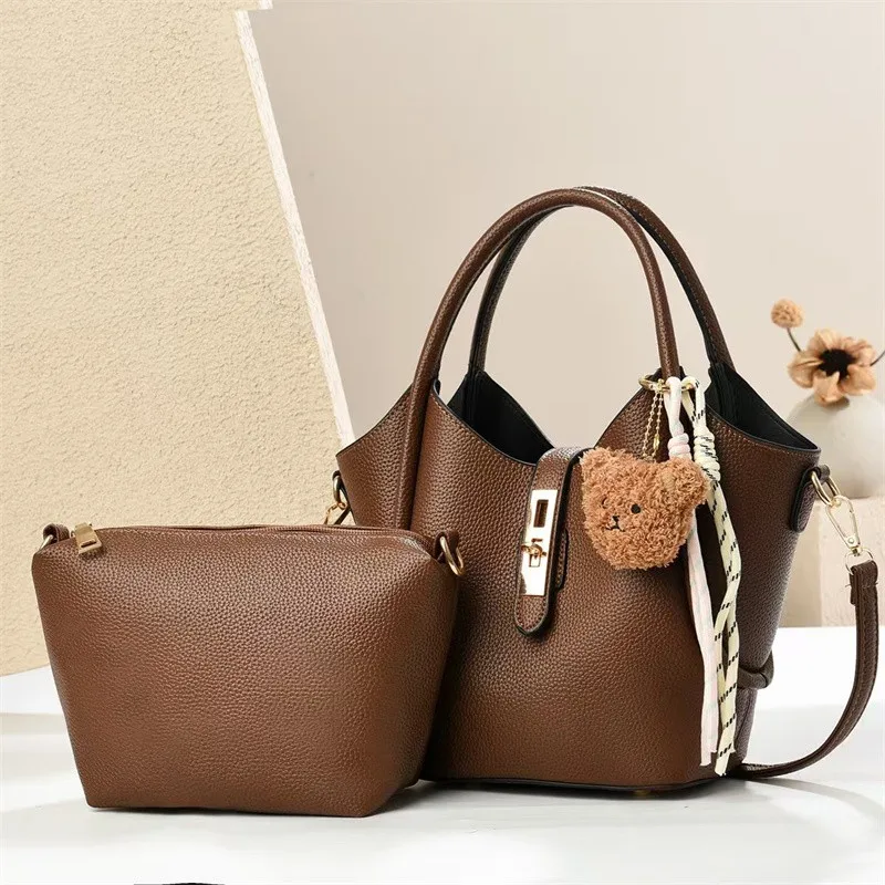 

Elegant Leather Classic Designer Paris Fashion Large Capacity Shopper Bag For Women Casual Simple Solid Color Trendy