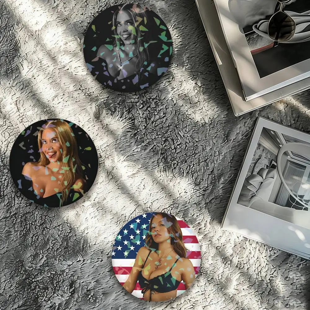 الممثل سيدني سويني شارة الليزر دبابيس الإبداعية بروش لحقيبة الملابس قبعة ديكور الهدايا المشجعين جمع