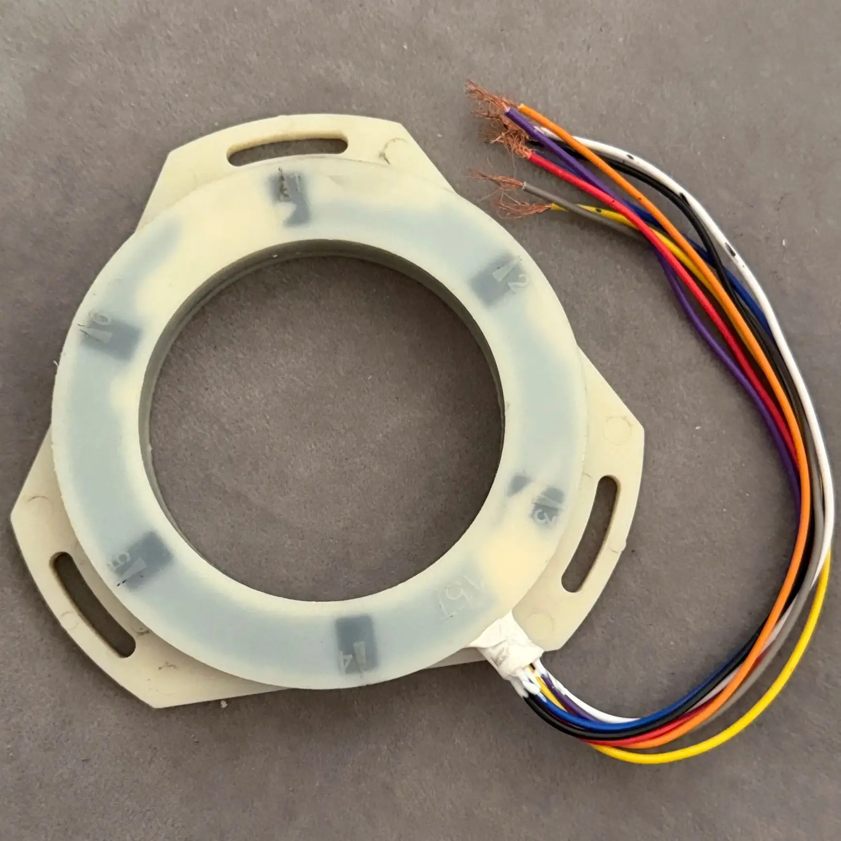 nouveau-module-triangulaire-de-poteau-d'outil-de-6-ou-8-stations-hak30-hak34-hak31063-hak31080