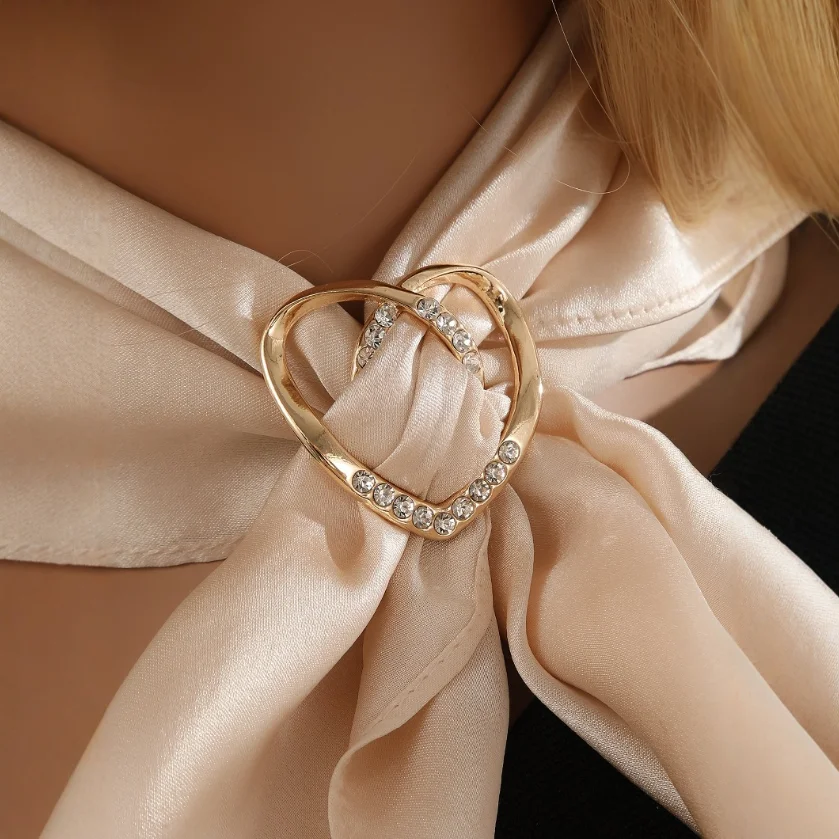 1 قطعة القلب الزاوية عقدة مشبك وشاح مشبك كل مباراة قطعة أثرية قميص هيم تي شيرت المرأة اكسسوارات الديكور بروش بالجملة