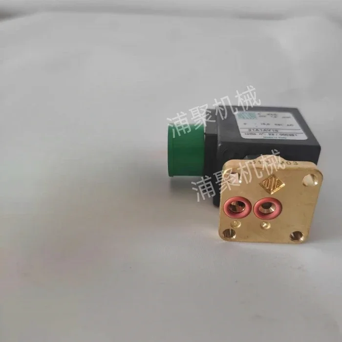Solenoid valve 31A1AV15 screw air compressor loaded solenoid valve red star intake valve