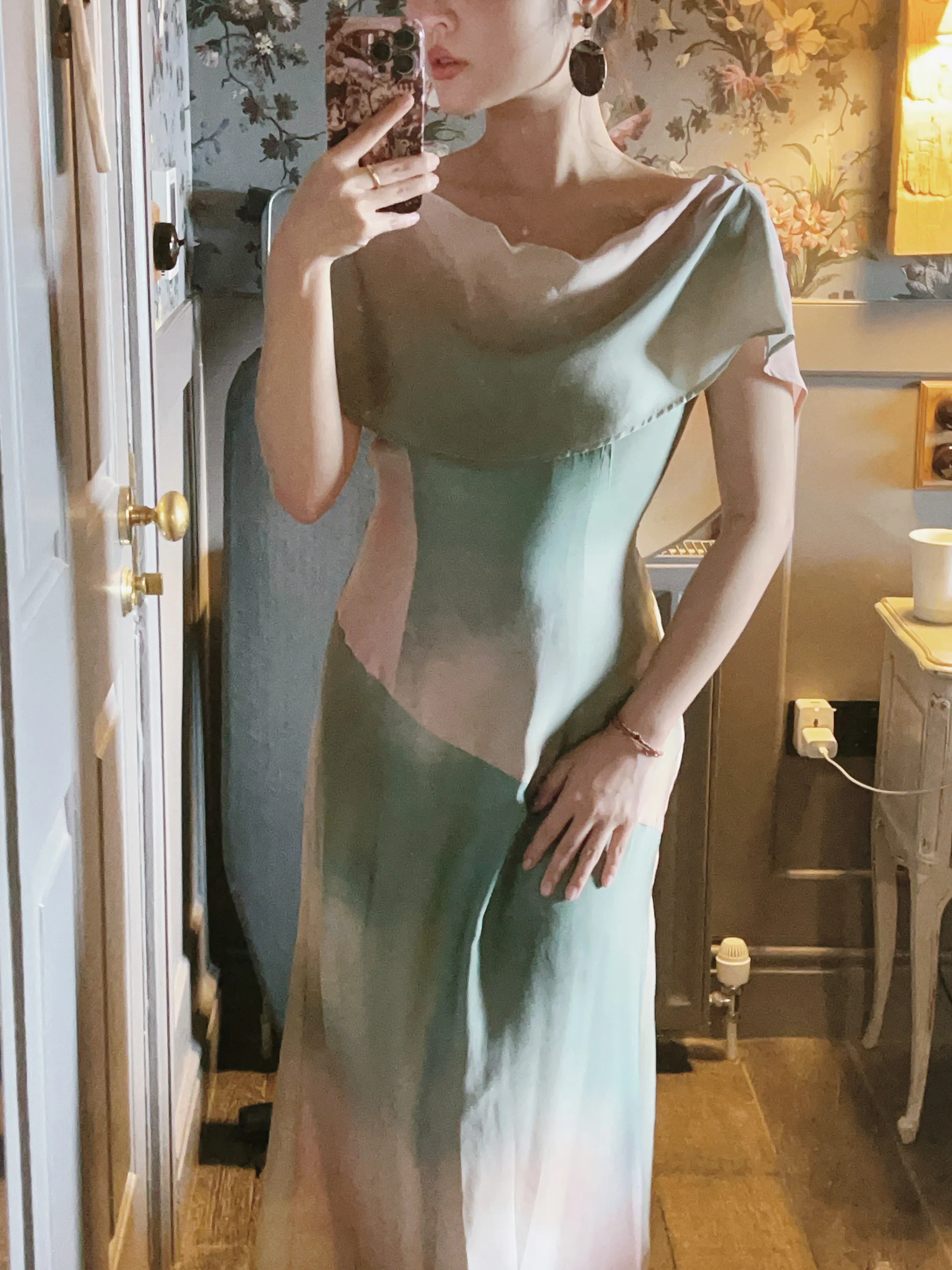 

Two-Color Slimming Vintage Collar Gown with Pleats High Waist A-Line Summer Dr for Women Commute Basic Sle round Ne