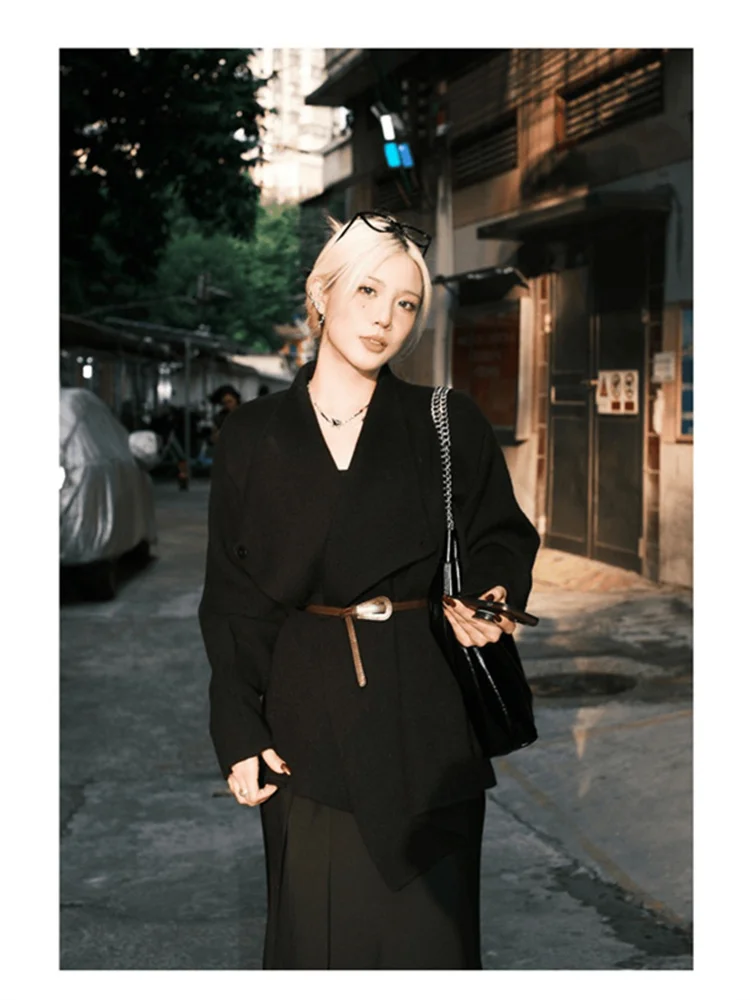 

Элегантный женский комплект Hebe Style: черный свитер-жакет с длинным рукавом, V-образным вырезом и пуговицами – шикарный осенне-зимний модный образ