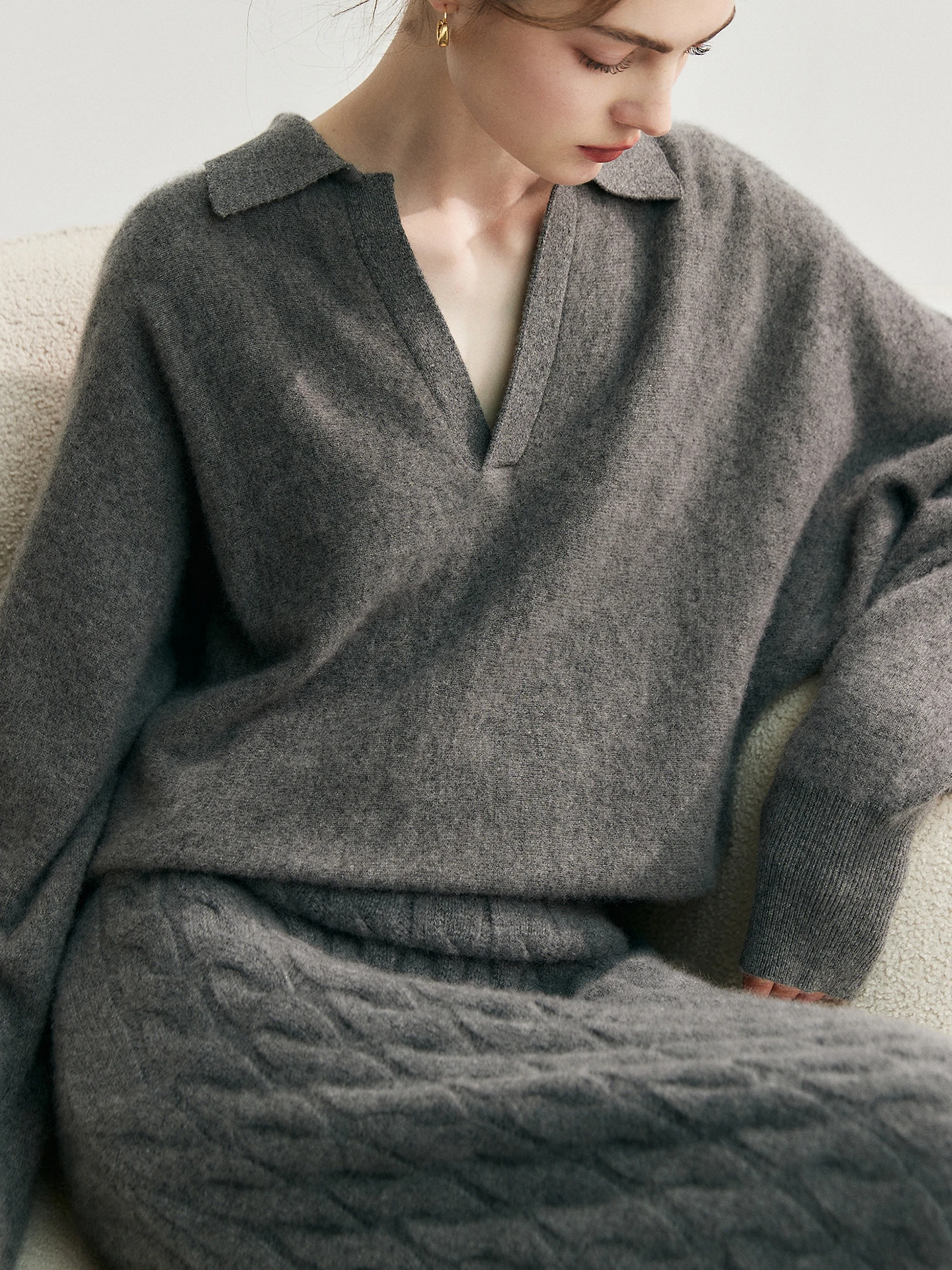 

Ladies' Comfortable Long Sve Camere Sweater Loose Knitted Winter Faionable Turtlene Soft Skin-friendly Commute Sle