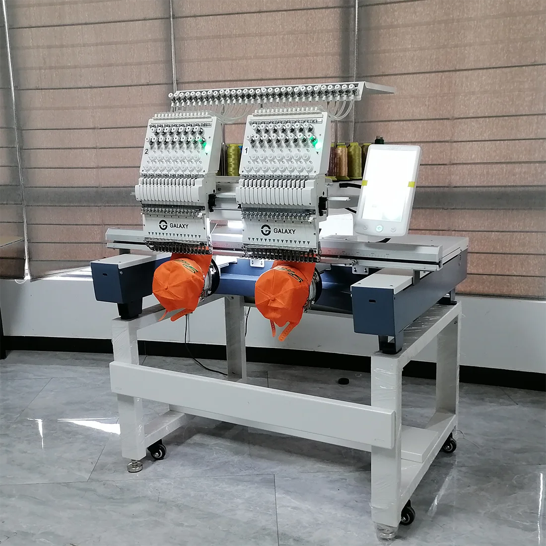 Сертификация CE! Galaxy 2023 Новая 2-гольная 15-гольная вышивальная машина для кепок/хлопных изделий/тканей/пухлых/униформы