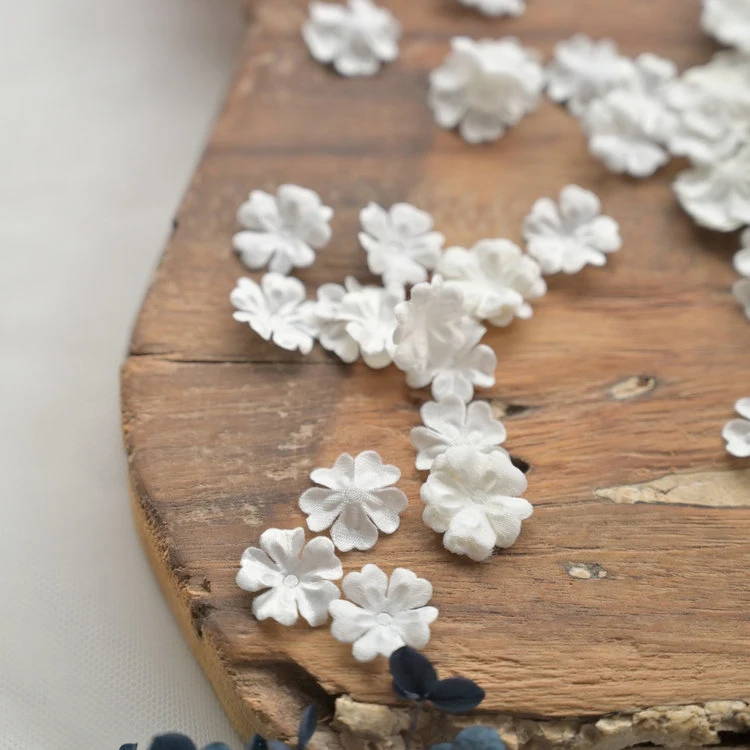 100PCS/Pack .1.5CM Satin  Petals DIY 3D Flower. Handmade Decorative Flower Pieces Wedding Dress Veil Accessories RS24503