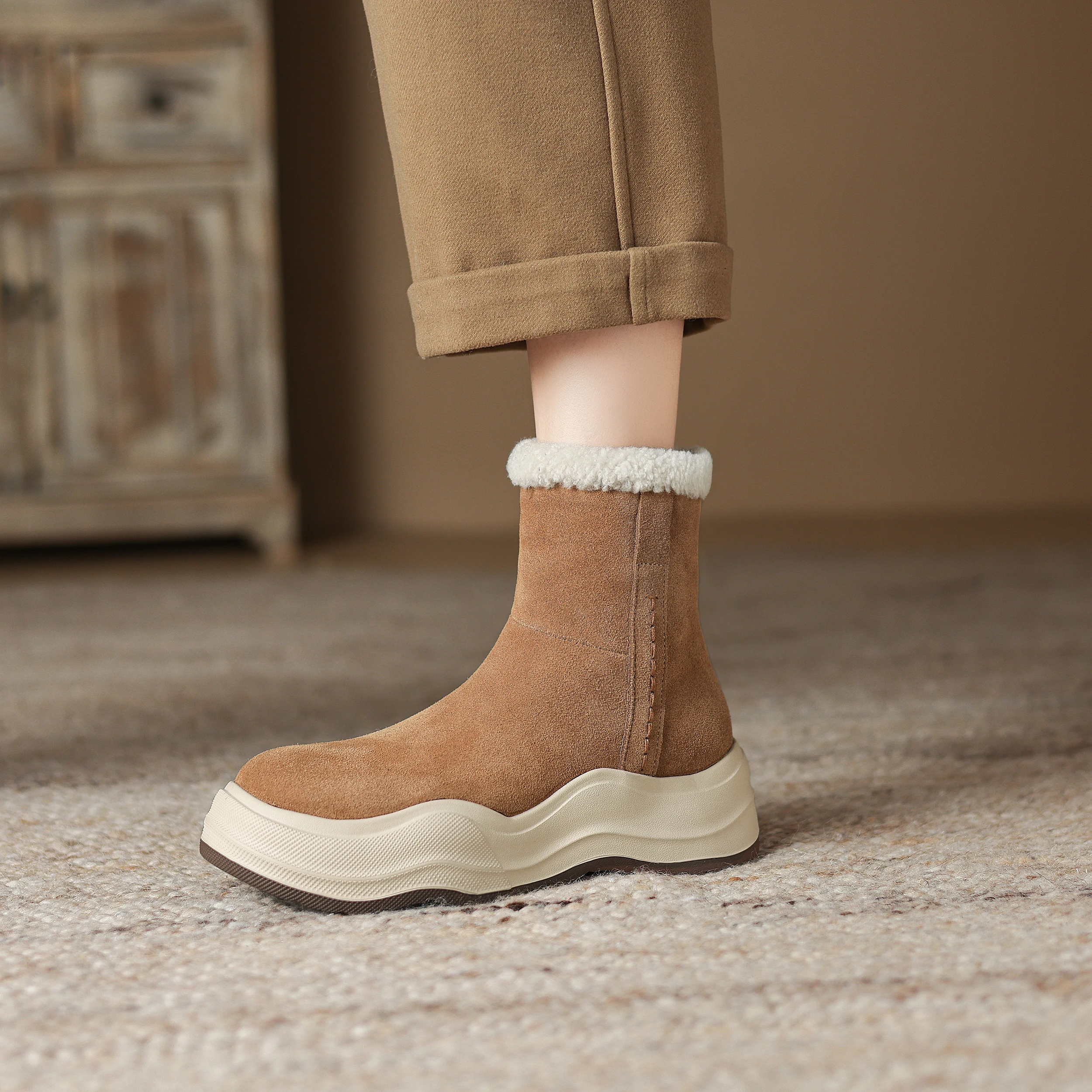 

Winter Women's boots Warm Wool Ankle Boots Modern Boots Genuine Leather Motorcycle Short Boots Chunky Snow Booties