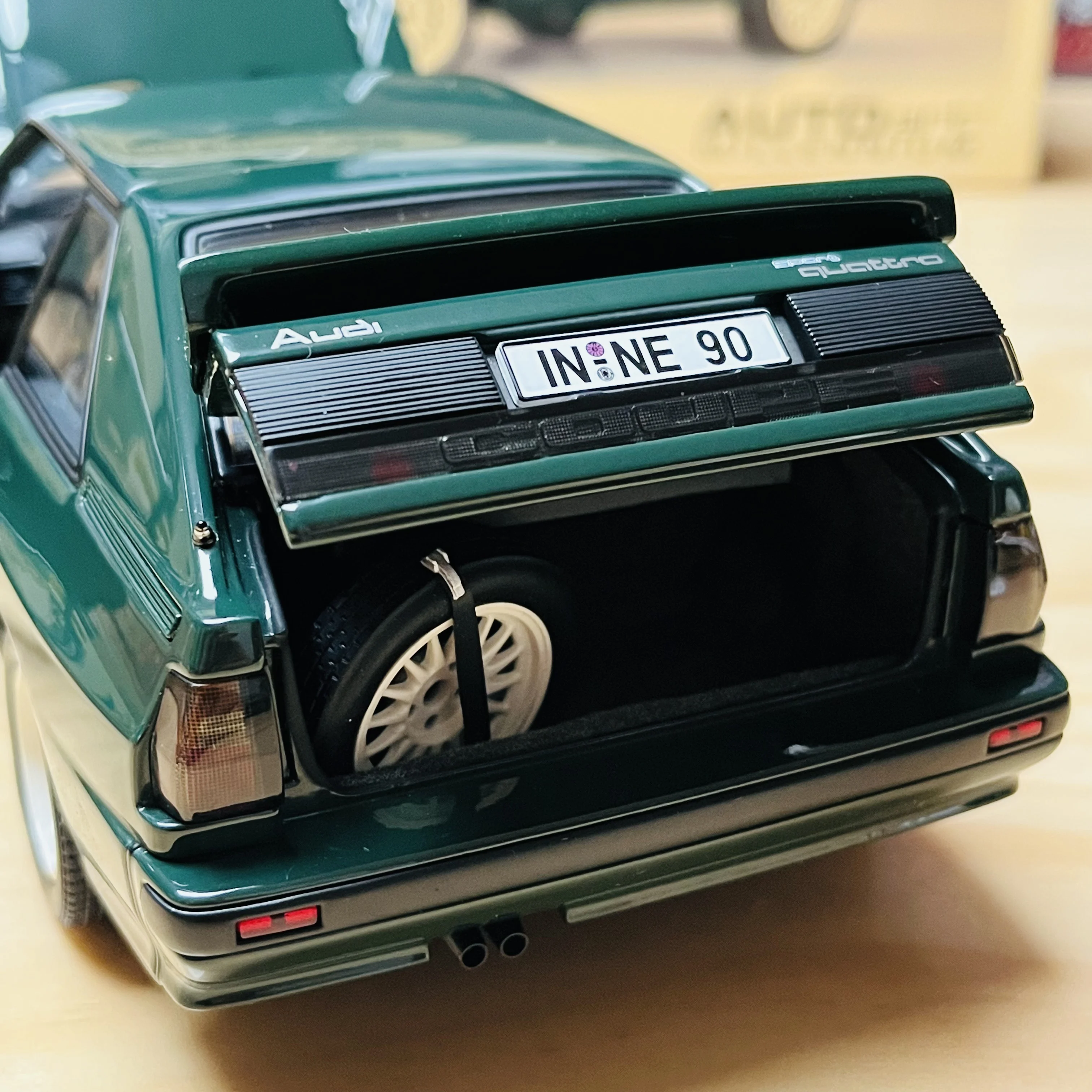 Autoart 1:18 Sport Quattro 1984, grüne Simulation, limitierte Auflage, komplett offenes Legierungsmetall, statisches Automodell, Spielzeug, Geschenk