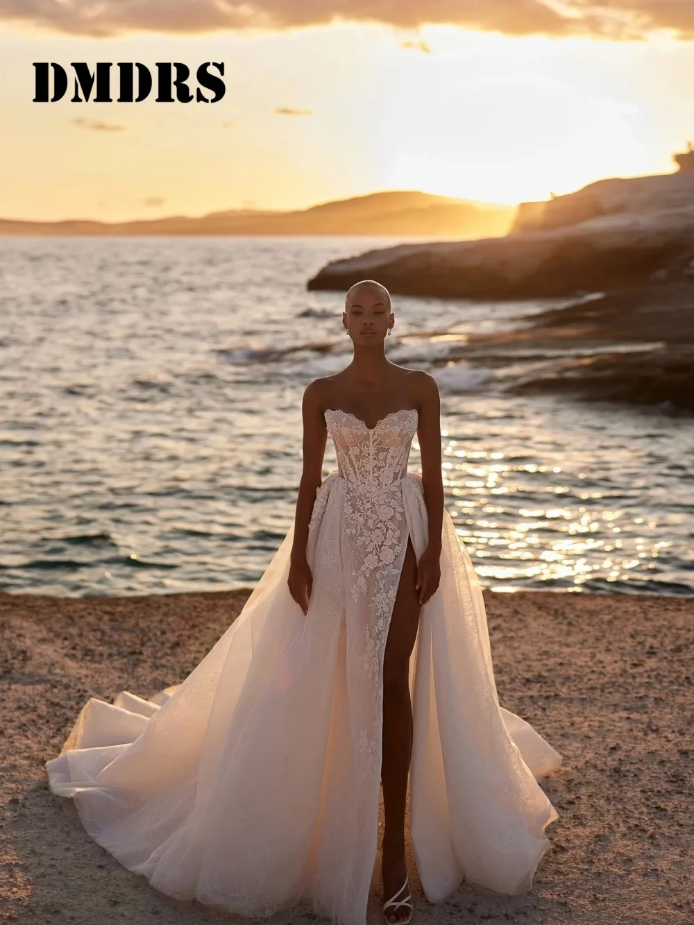 

Romantic Sleeveless Wedding Dresses Stylish Appliqué Bridal Gowns Graceful Tulle Floor-Length Wedding Gowns Vestidos De Novia
