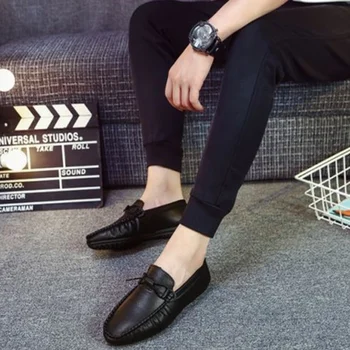 Herren-Freizeitschuh mit runder Spitze, flache Lederschuhe für Herren, rutschfest und wasserdicht, im Angebot, luxuriöser, eleganter, sozialer 2024-Trend