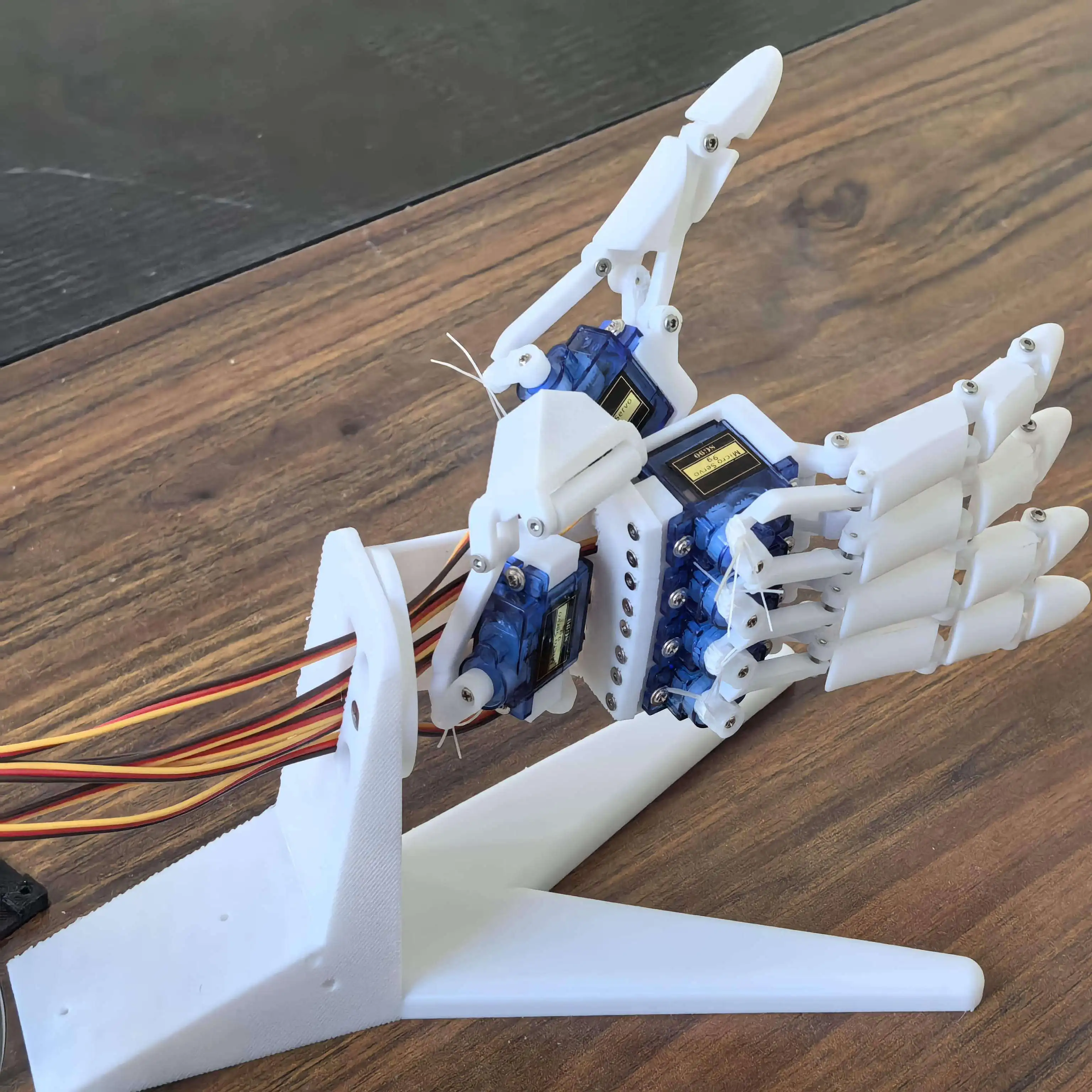 Wireless somatosensory robot hand DIY robot arm artificial intelligence