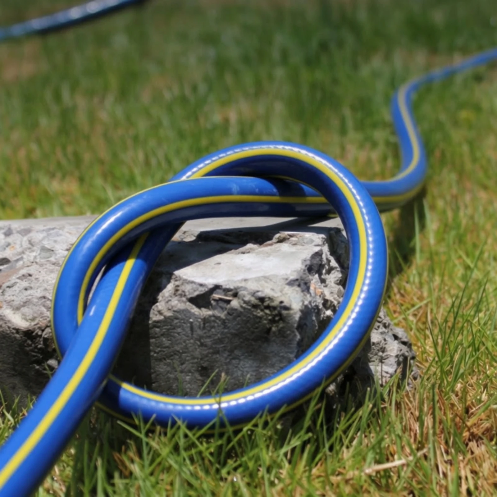 Coiled Garden Hose 100m Garden Coil Hose Water Pipe Long-Lasting Easy to Store for Gardeners, Car Washing