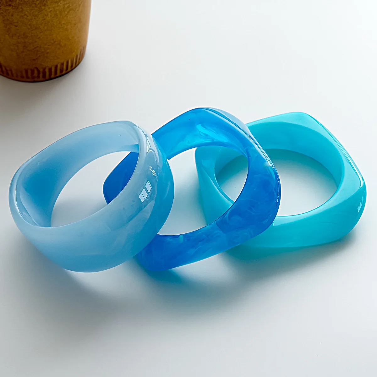 DOO MEI 3Pcs Blue Resin Acrylic Smudging Bangle Exaggerated Irregular Wide Chunky Bracelets Bangles for Women Y2K Hand Jewelry