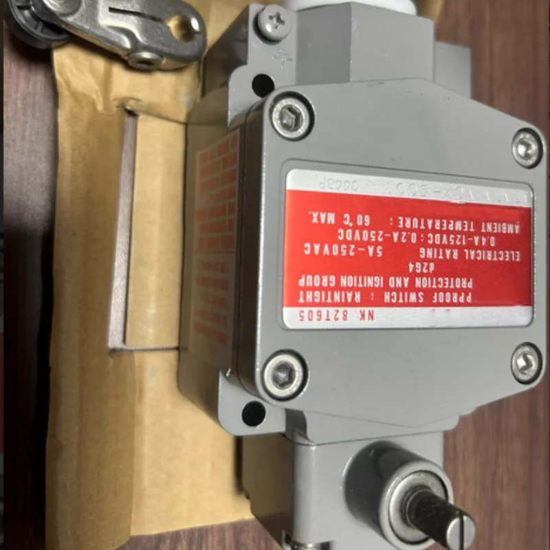 AZBIL VCX-7001-P VCX-7001-Q VCX-7002-P VCX-7002-Q VCX-7003-P VCX-7003-Q Limit Switch Original Genuine In Stock