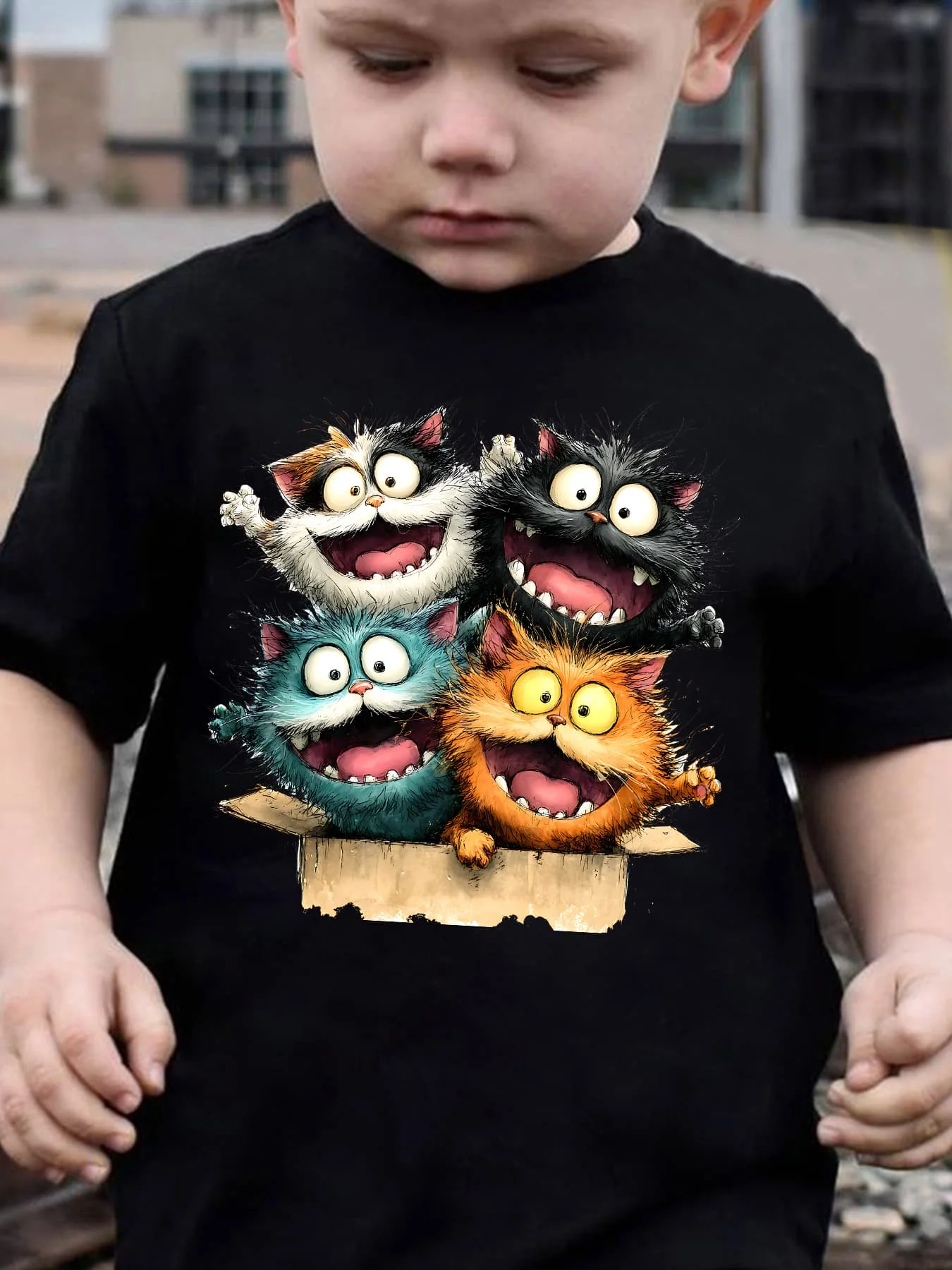 Four Crazy Fluffy Cats Jump Out Of Box Cartoon Family Matching Cotton Tees Short Sleeve Tops For Mom Dad Boys Girls Daily Wear