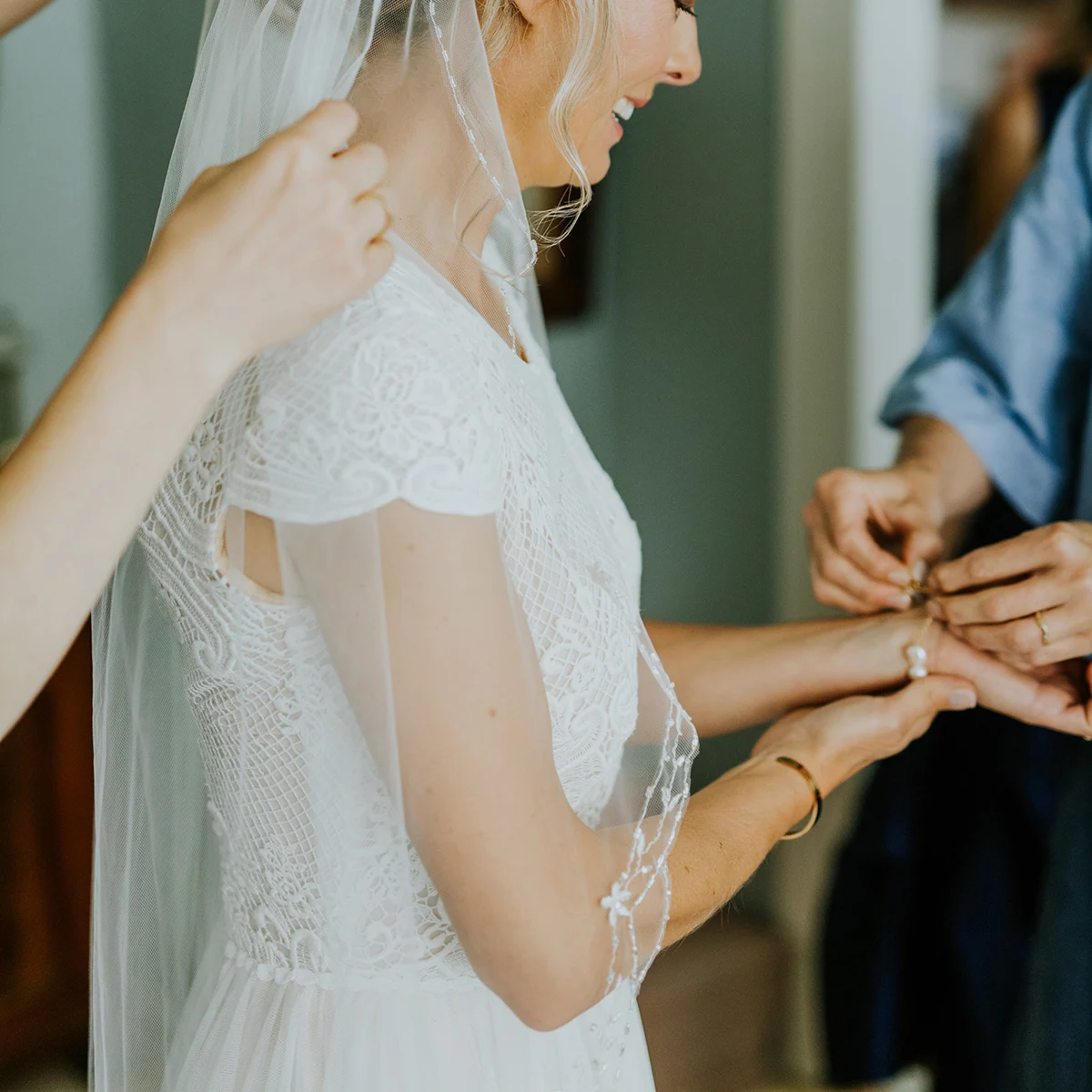 Cap Sleeves Round Neck Boho Soft Tulle Bridal Gown Customized Large Size Hollow Out Lace Maxi Full Length Wedding Dress No Train