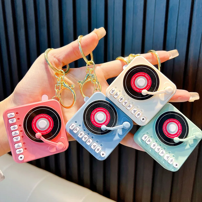 

Xiaohongshu Viral Music Gramophone Keychain, Recordable Mini Retro Player, Cute Bag Pendant for Women, BFF & Valentine’s Gift