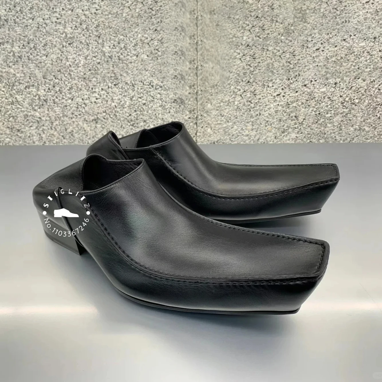 Mocasines de punta cuadrada alargados de diseñador novedoso para hombres, zapatos suaves de cuero negro, zapatillas de último diseño, zapatos sin cordones exagerados