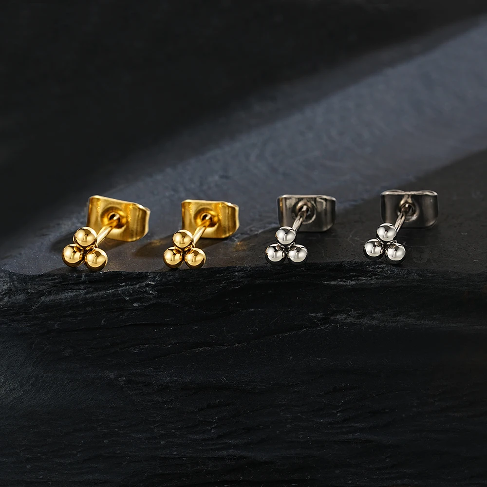 1 Pair Right Grand ASTM F136 Titanium Trinity Bead Cartilage Earrings 20G Push Back Helix Stud Earlobe Earrings