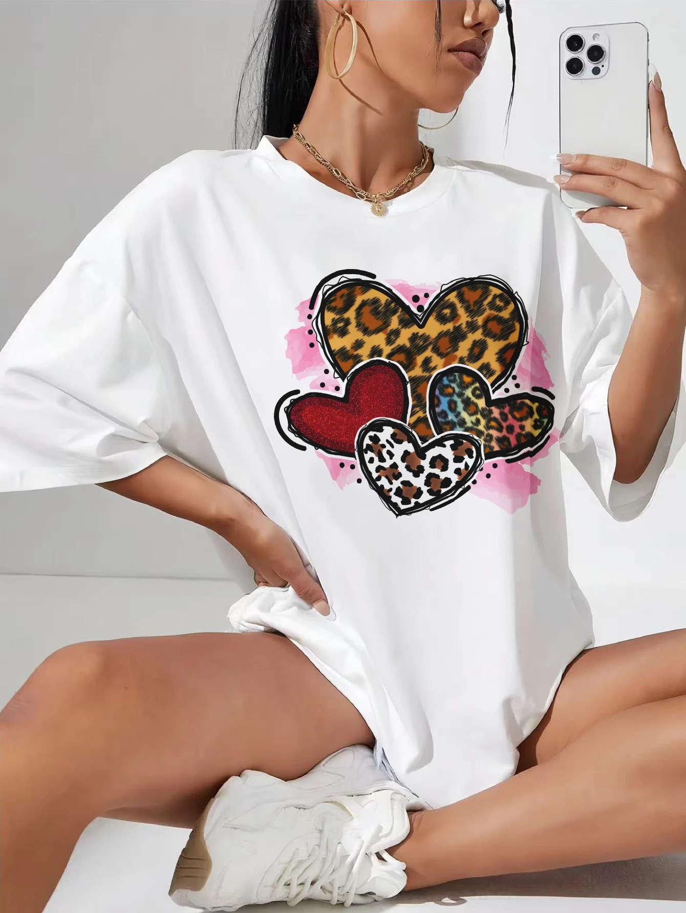 

Love Sublimation Cotton white maternity tee with slub texture loose round neck side ruching for pregnancy