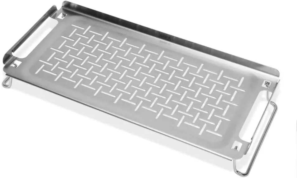 

Подставка для подогрева Weber Griddle – подставка для подогрева из нержавеющей стали с приподнятым задним краем, складными ножками и узкими прорезями для булочек и овощей.