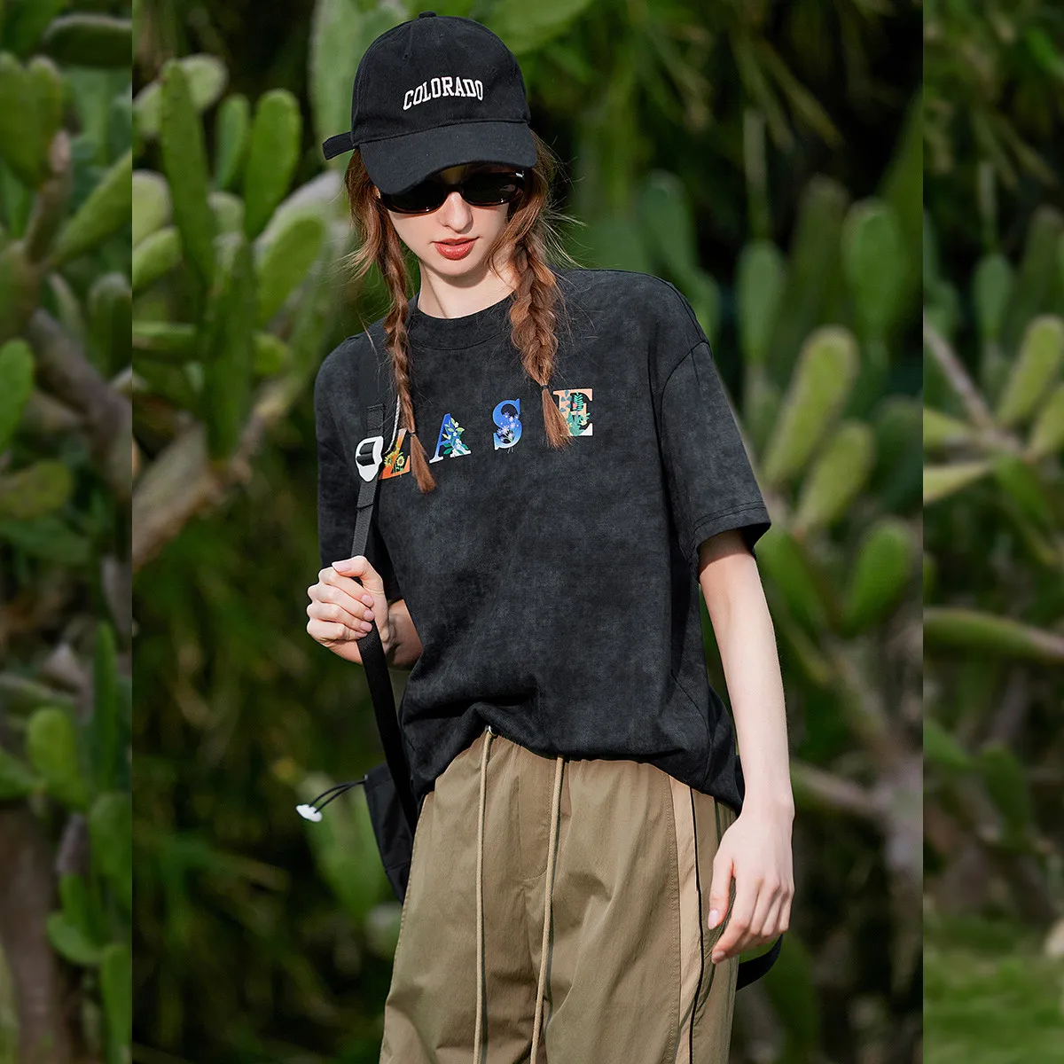 LOUIS YAO 2025 edición de verano gradiente letra impresa manga corta Casual moda cuello redondo tela Floral suelta camiseta de mujer