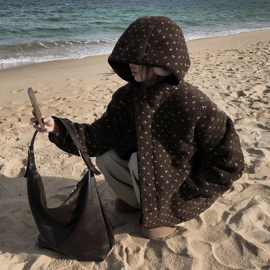 

Новинка зимы Sle Versatile Ins с капюшоном Lamb Jaet Long Sve для поездок на работу подходит для женщин 8-24 лет стандартной длины