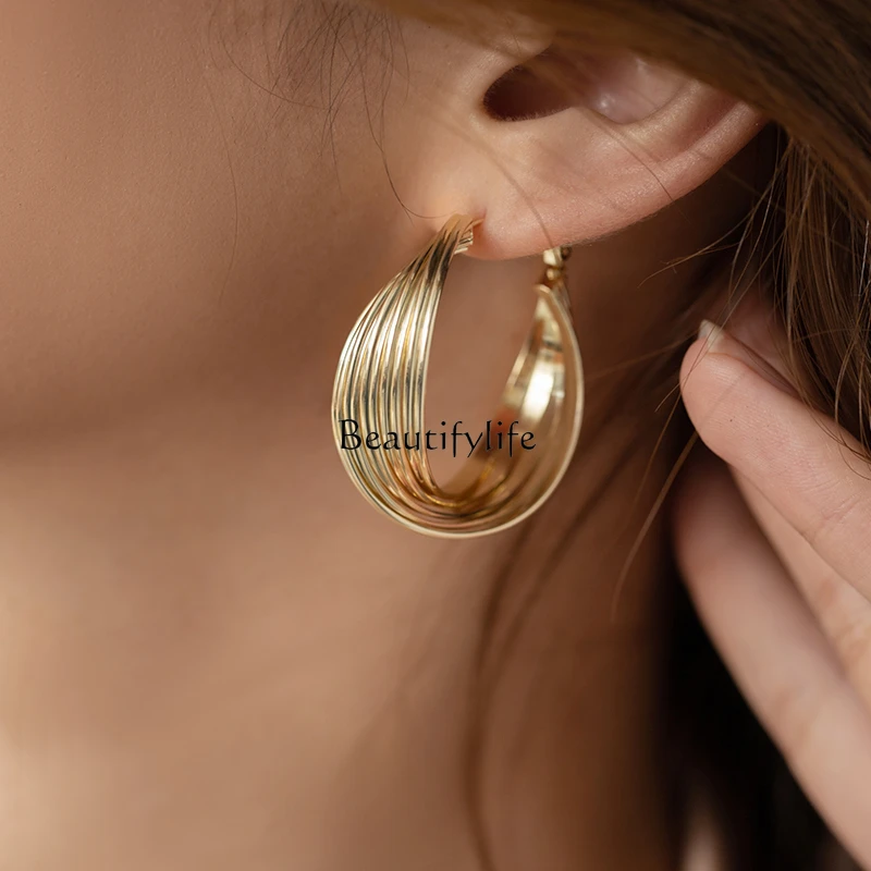 Circle light luxury earrings femininity golden Hong Kong style high-end earrings