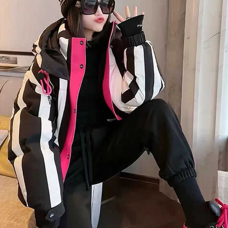 abrigos de plumas Chaqueta holgada con capucha para mujer, Top a rayas con cremallera, plumón grueso, a la moda ropa corta versátil, novedad de 2024