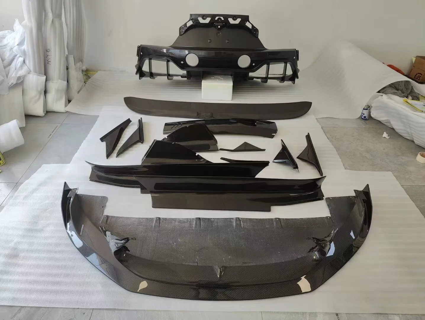 Automotive parts for carbon fiber body kit MC20 front shovel diffuser side skirt dry carbon fiber body component