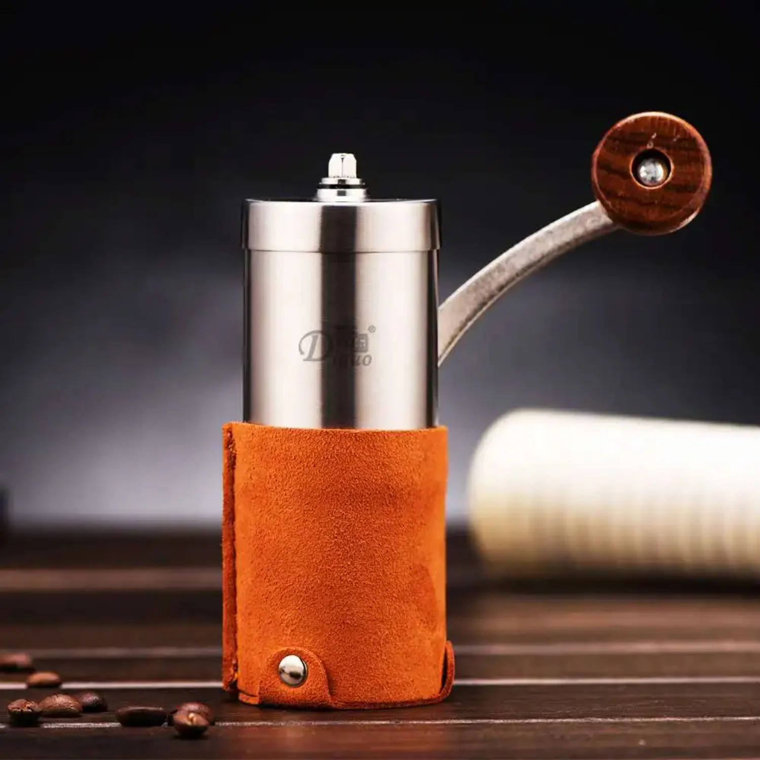 Multifunctional Hand Grinder for Coffee Beans and Peppers - Grind to Perfection!