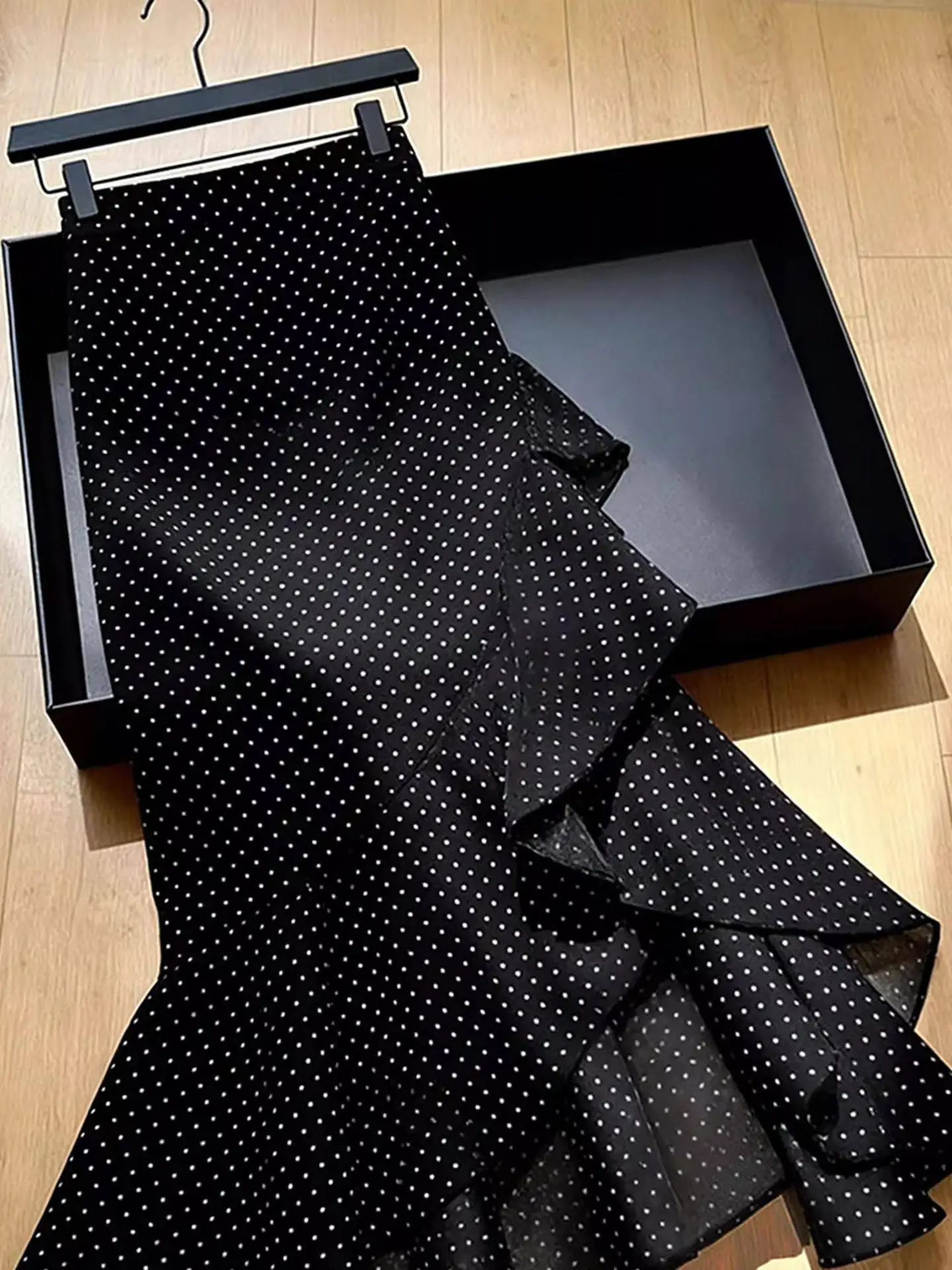 Retro Polka Dot Half Skirt Women's High Waist Design Sense  Skirt Fish Tail Skirt Spring Season Polyester Fiber Standard Fit