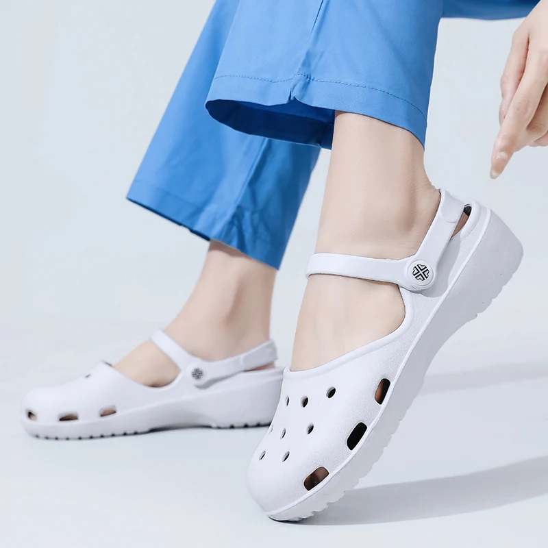 أحذية Croc النسائية الصيفية ذات اللون الصلب خفيفة الوزن سريعة الجفاف، صنادل عالمية للرجال والنساء، صنادل نزهة الشاطئ للمكتب