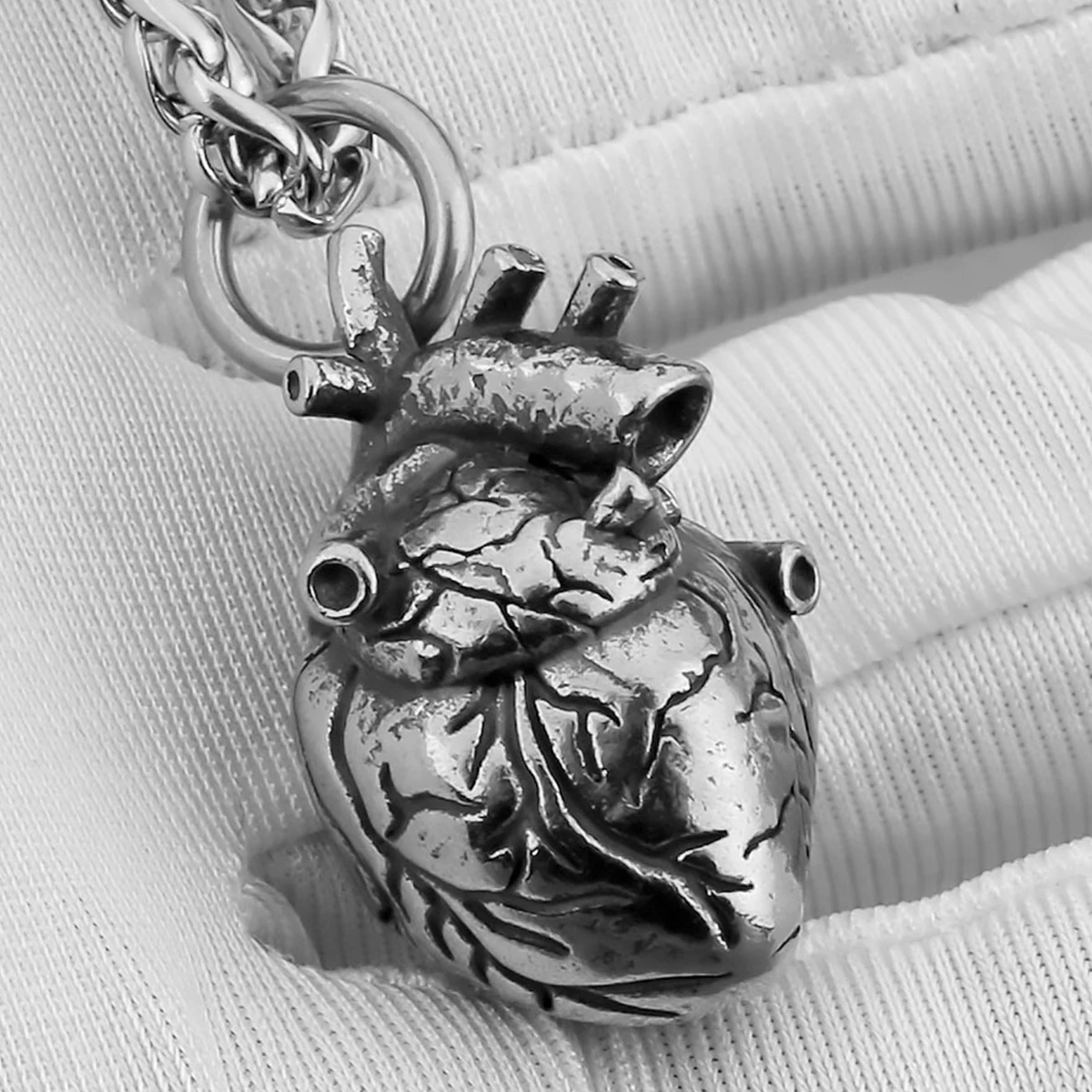 Fashion Minimalist Imitation Heart Necklace Men Women Punk Hip Hop Pendant Necklace Vintage Charm Stainless Steel Jewelry