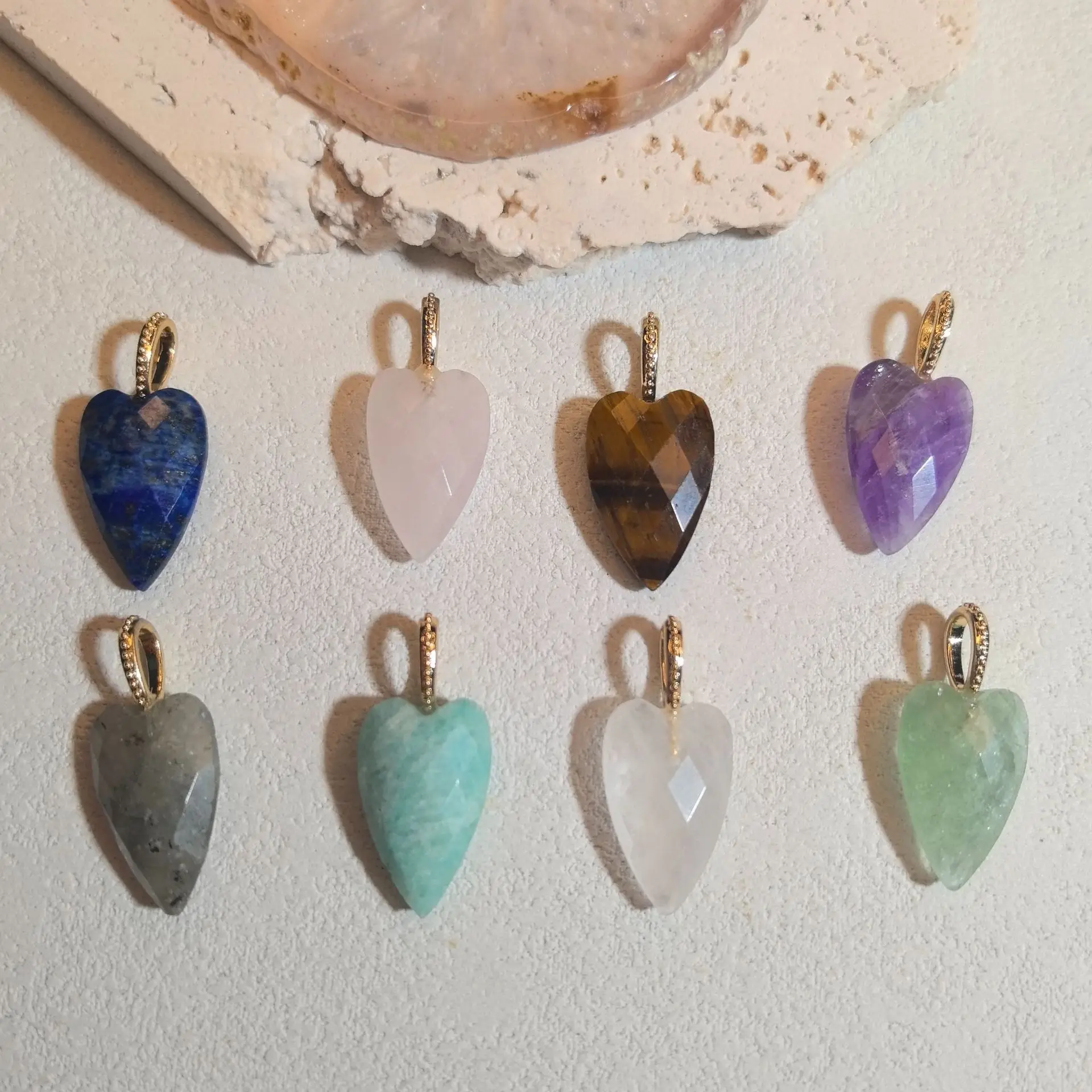 1 unidad de colgantes de piedra Natural con forma de corazón, amatista, lapislázuli, dijes de piedra Natural facetada, accesorios para collar y pendientes DIY