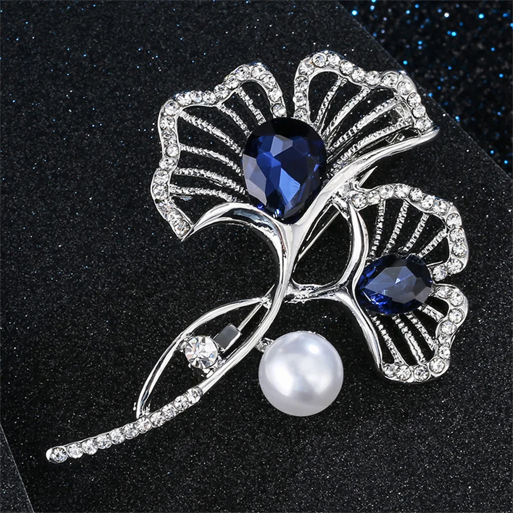 Gorgeous Blue Crystal Ginkgo Leaf Pearl Brooches for Woman Wedding Bouquets Luxury Collar Coat Brooch Pins Clothing Accessories