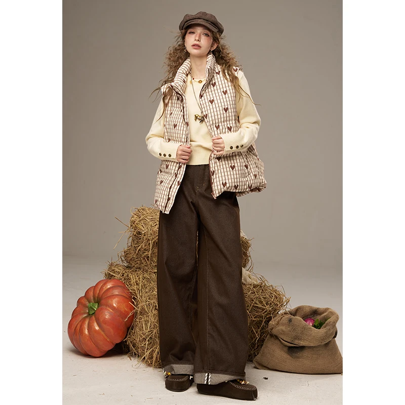 ELFSACK 2025 Autumn New Arrivals Casual Y2K Heart And Checkered Pattern Design Sleeveless Down Jacket For Woman