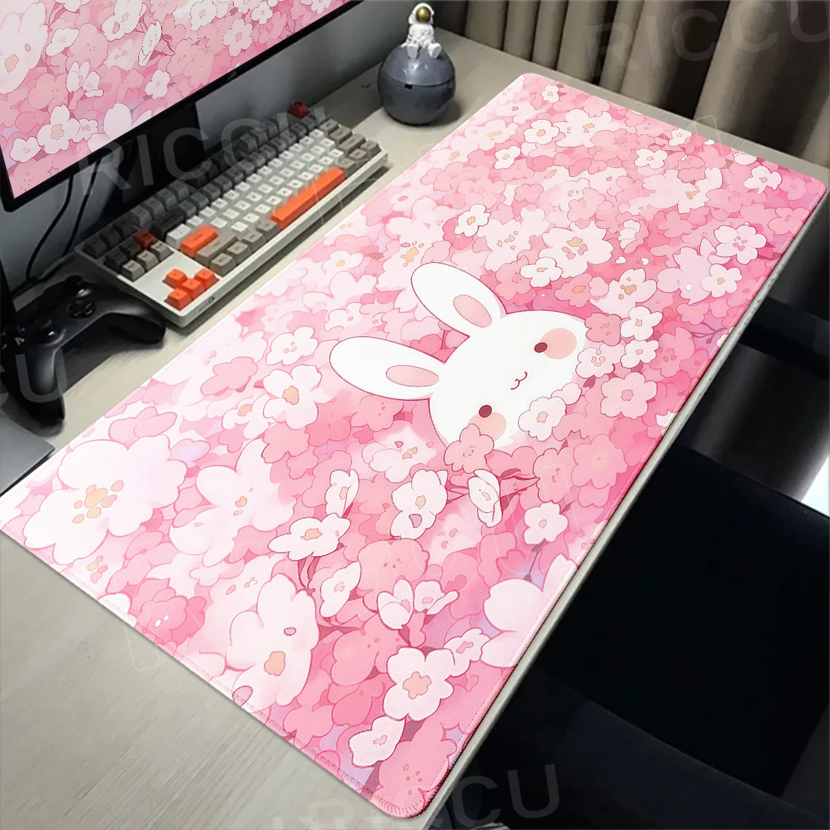 Großes Mauspad mit rosa Blumenkaninchen, niedliche Kaninchen-Schreibtischunterlage, XXL Anime-Mauspad, Büro-Schreibtischzubehör, Computer-Tastatur-Dekorationsmatte