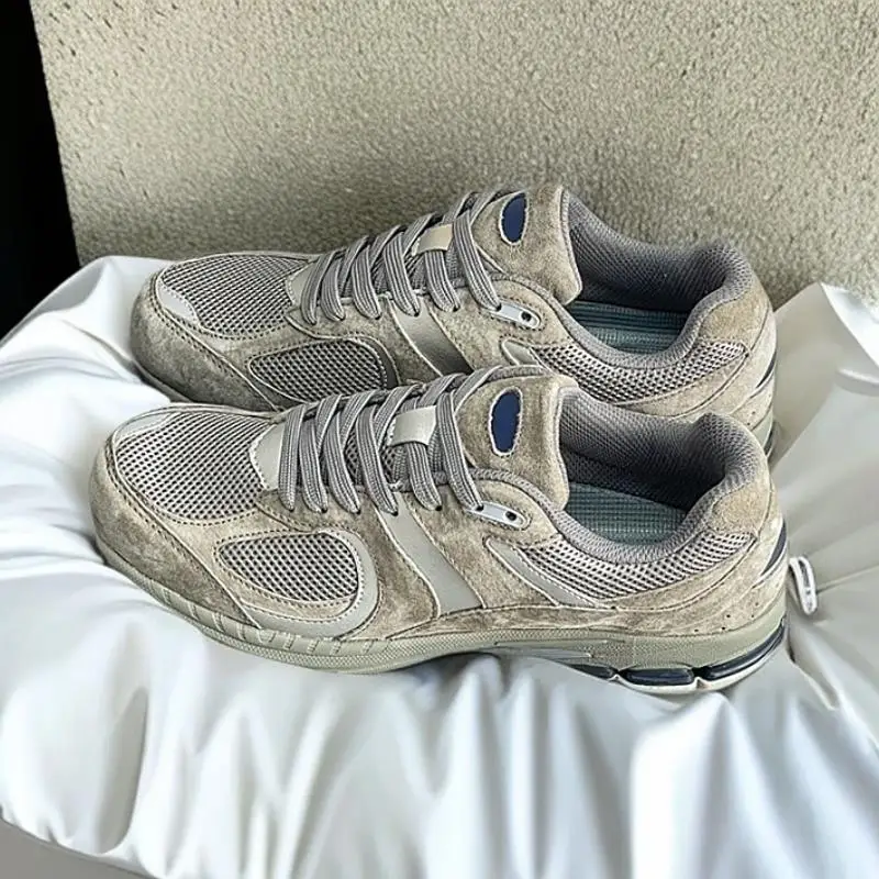 

Спортивная обувь FallStylish, идеально подходит для любого наряда.