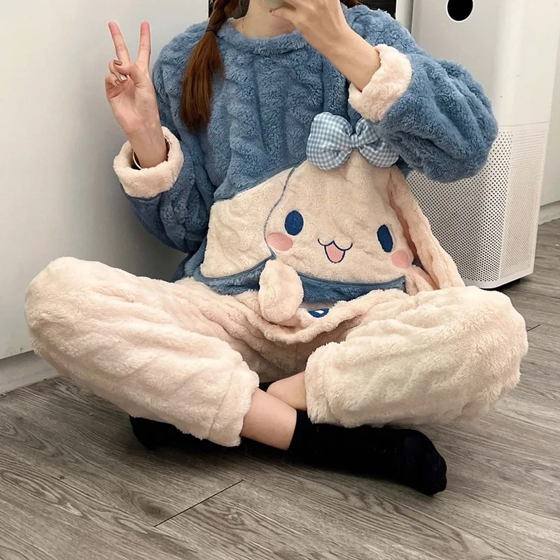 Cartoon Cute Cinnamoroll Nightwear Set di vestiti per la casa in velluto corallo spesso e caldo da donna Regalo di Natale di Halloween Autunno/Inverno