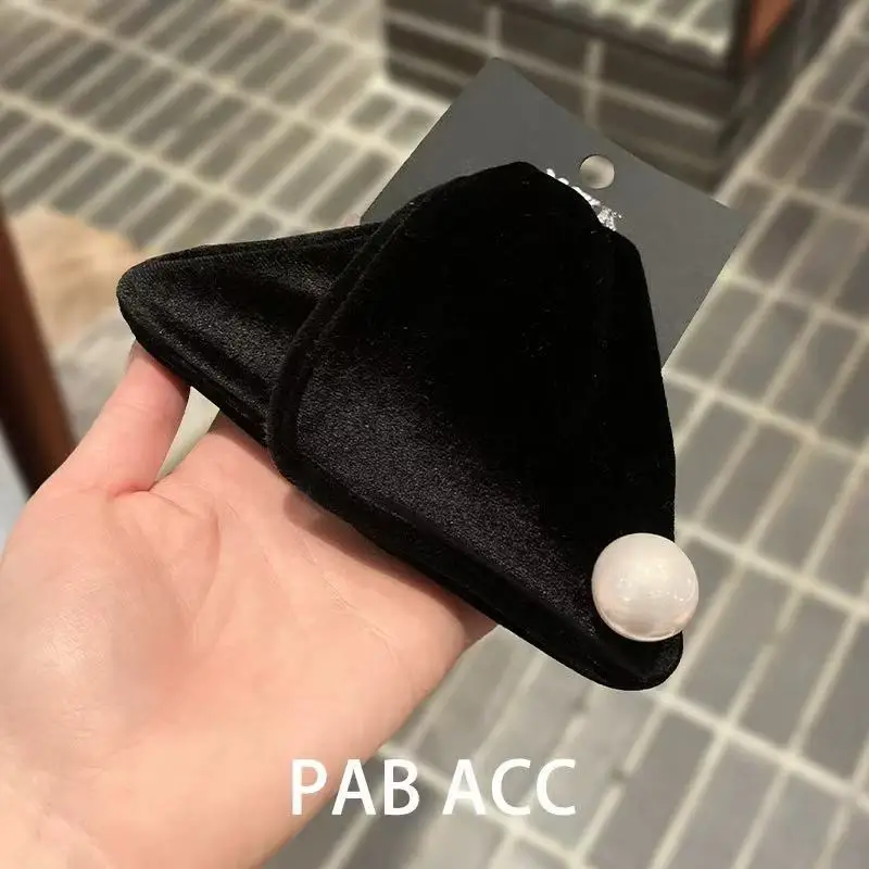 

Французский бархатный жемчужный треугольный зажим для женщин, элитный объемный зажим для волос в виде акулы, новая большая заколка для волос, аксессуар для волос