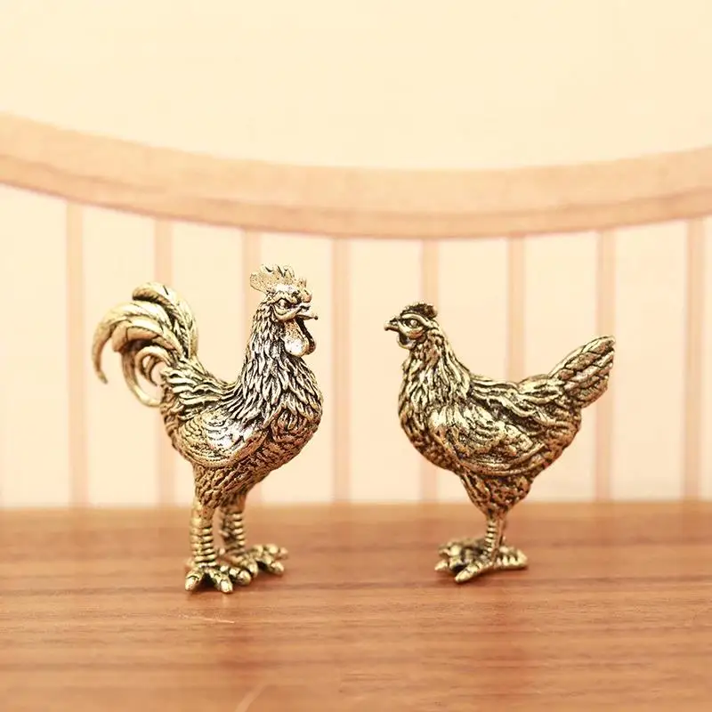 Miniature Bronze Rooster And Hen Figurines, Pure Brass Sculpted Figures, Suitable For Office Desks, Tea Sets, And Pet Crafts.